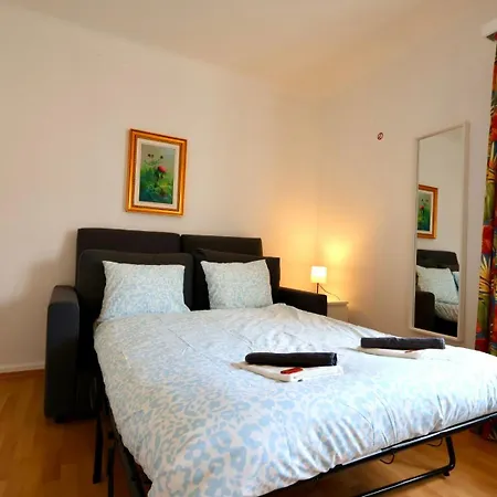 Aparthotel Walk - Free Connections *