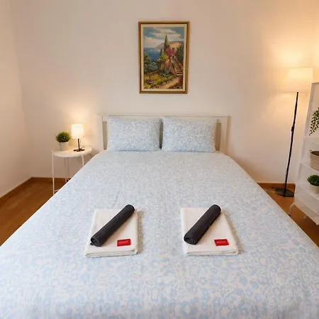 Walk - Free Connections Apartmanhotel *